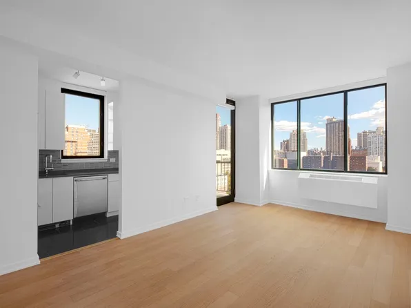 75 West End Avenue image 2 of 34