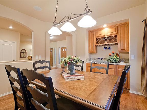 Formal Din Rm w/Buffet