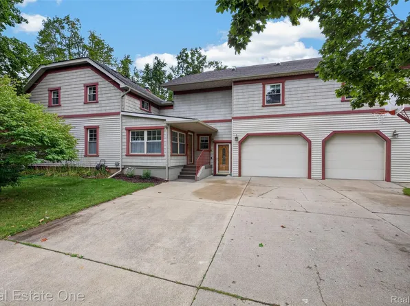 4 N Church St, Ortonville, MI 48462