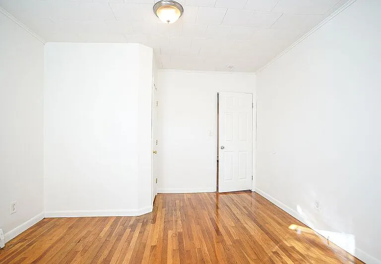 72 Walnut St #1L — Photo 17