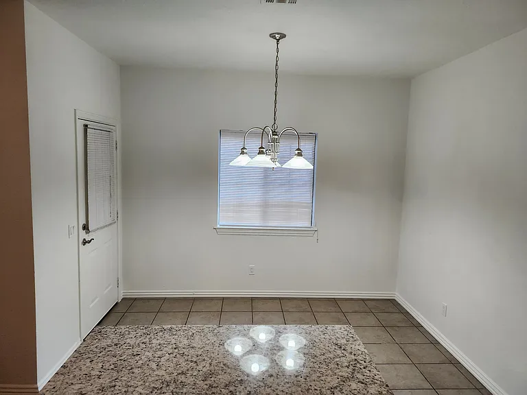 790 W Breeze Cv — Photo 11