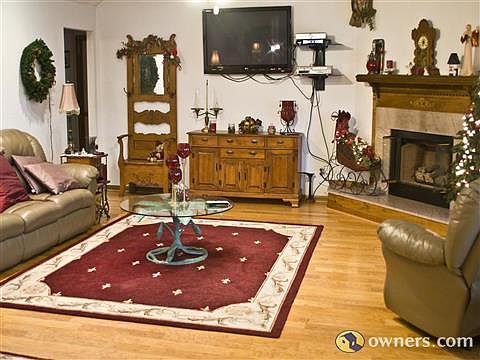 great room, w/ corner fireplace