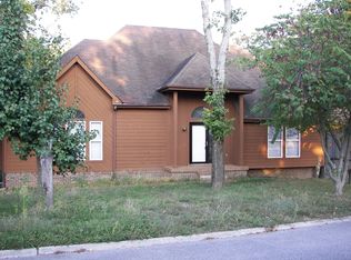 3252 E Lake Dr, Nashville, TN 37214