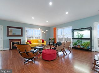 378 Delicious Rd, Linden, VA 22642