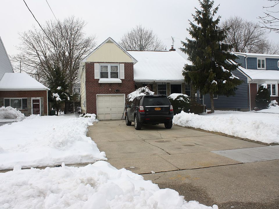 1st image of 305 Mineola Blvd