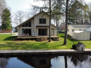 266 W Lake Dr, Cadillac, MI 49601