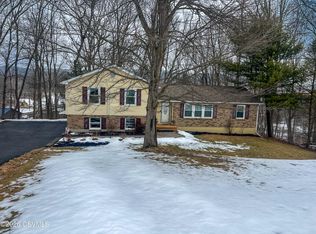 721 Rolling Green Dr, Selinsgrove, PA 17870