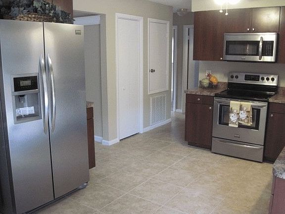 4th image of 2801 W Pearl Ave