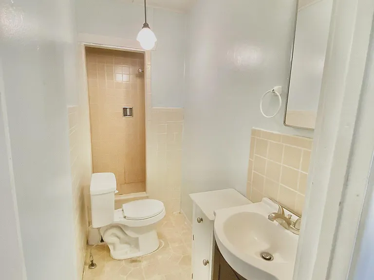 521 Avenue L — Photo 5