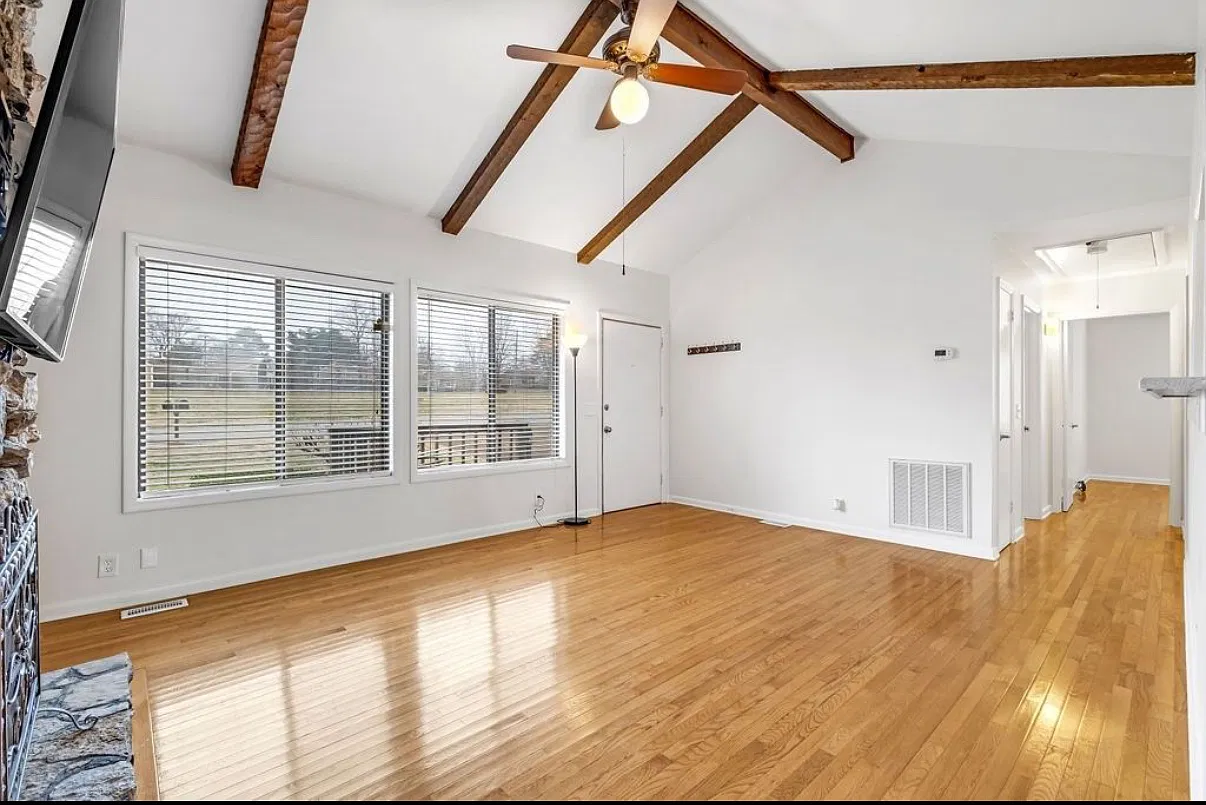 2 bed, 1170 sqft, $1,800 — Photo 4
