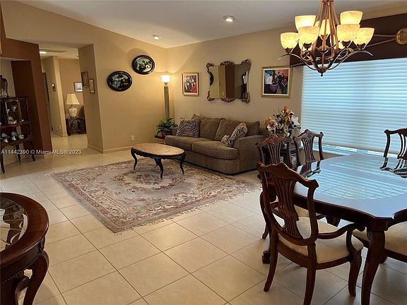 3rd image of 5165 Pelican Cove Dr