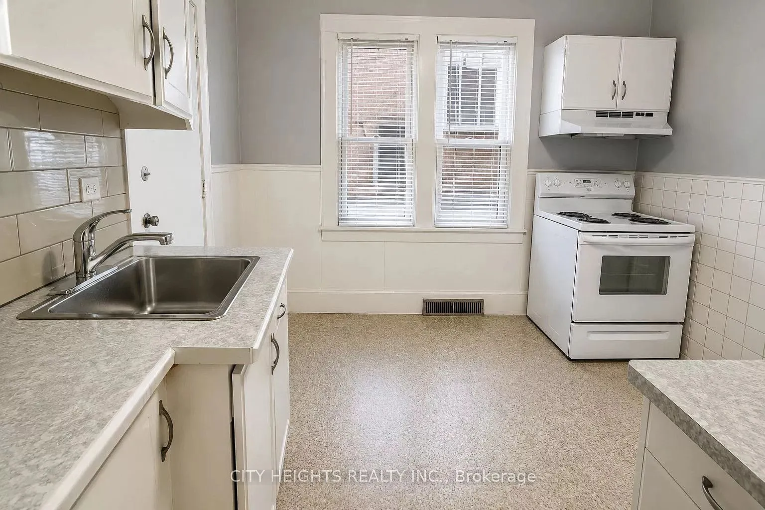 3 bed, $1,800 — Photo 3