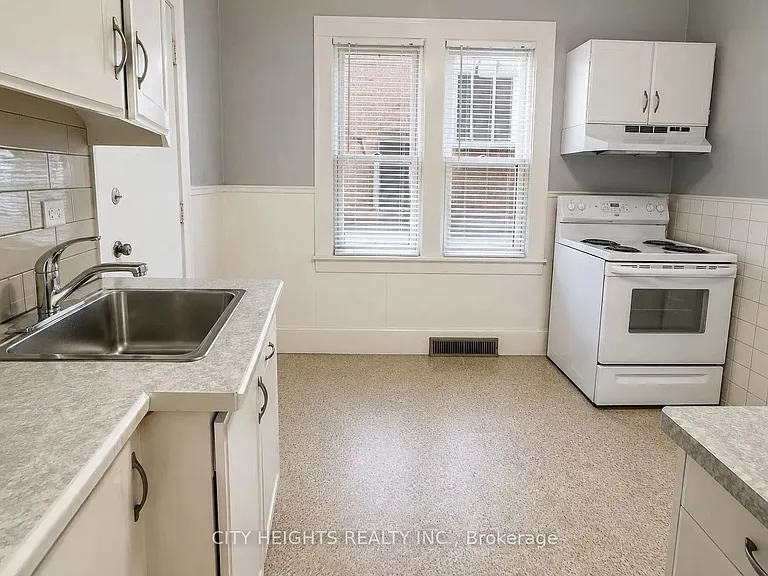 1264 Elsmere Ave #2 — Photo 3