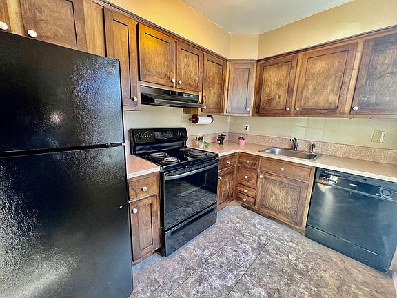 2nd image of 303 Woodland Hills Rd #303