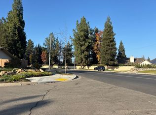 6624 N Wembley Dr, Fresno, CA 93711