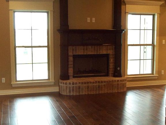 2nd image of 104 Haymarket Ct