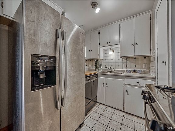 5th image of 429 Highland Ave