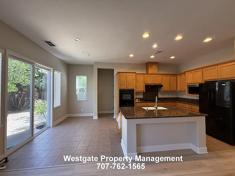 1708 Southridge Dr — Photo 13