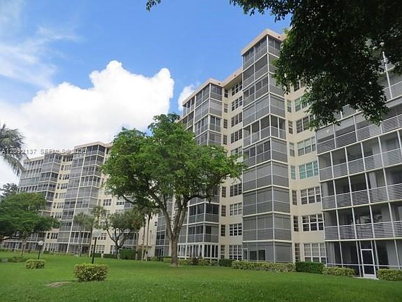 2nd image of 3499 Oaks Way APT 708