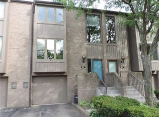82 Pin Oak Ct, Pittsburgh, PA