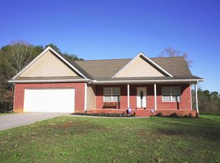 219 Shadows Lawn Dr, Athens, TN 37303