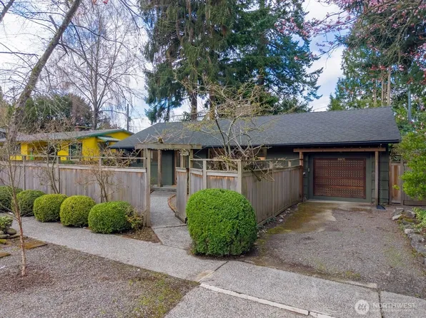 8805 27th Avenue NE, Seattle, WA 98115