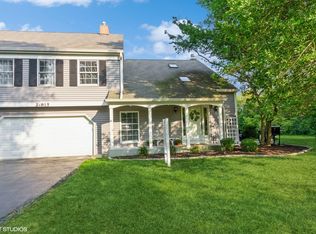 2S815 Grove Ln, Warrenville, IL 60555