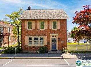 32 E Center St, Nazareth, PA 18064