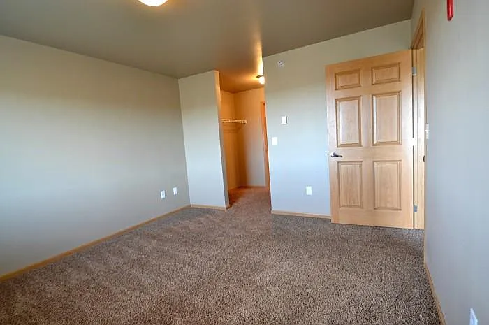 Sidney Apartments — Photo 47