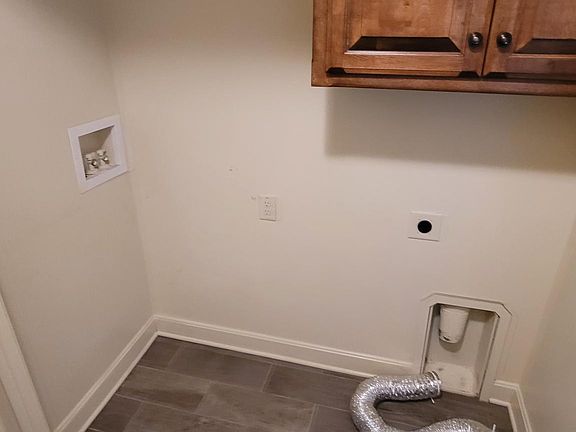 4th image of 134 Roller Ct
