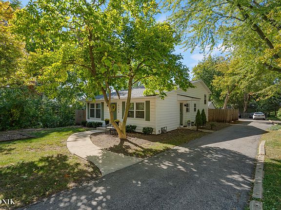 2nd image of 6298 Woodward Ave