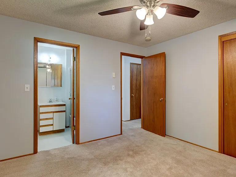 1677 NE 7th Ct — Photo 15