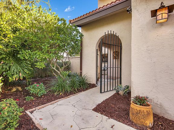 3rd image of 1325 NW 22nd Ave
