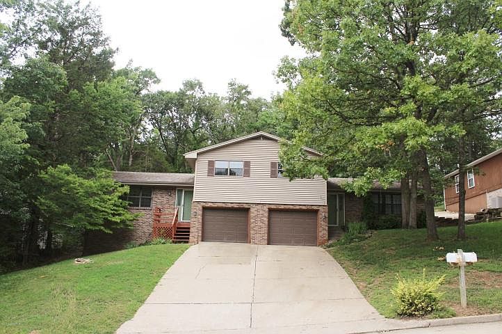 1st image of 527 Shawn Dr