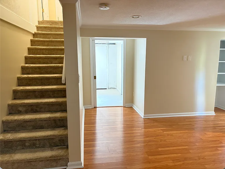 7 Oak St #5 — Photo 25