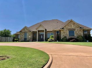 1001 Hummingbird Dr, Cache, OK 73527