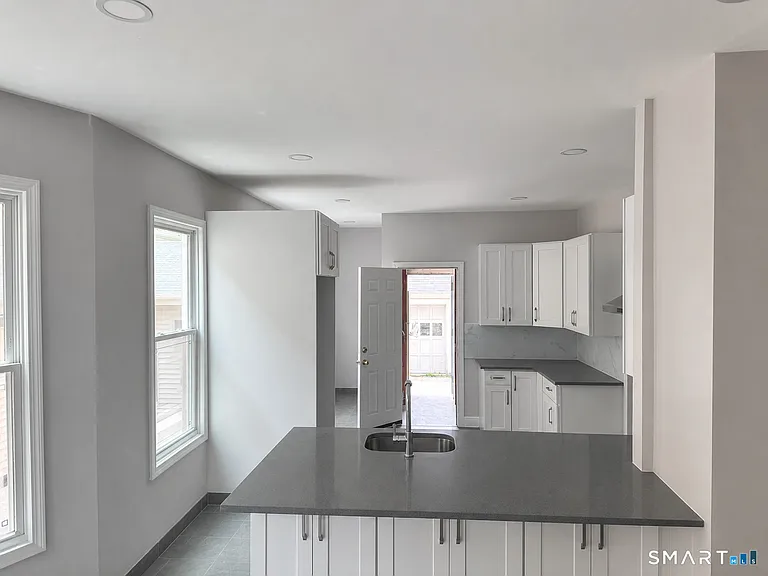 139 Whitney Ave #1 — Photo 5