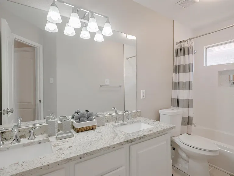 2808 Wales Ct — Photo 37