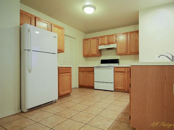 3rd image of 815 N Storer Ave APT 7