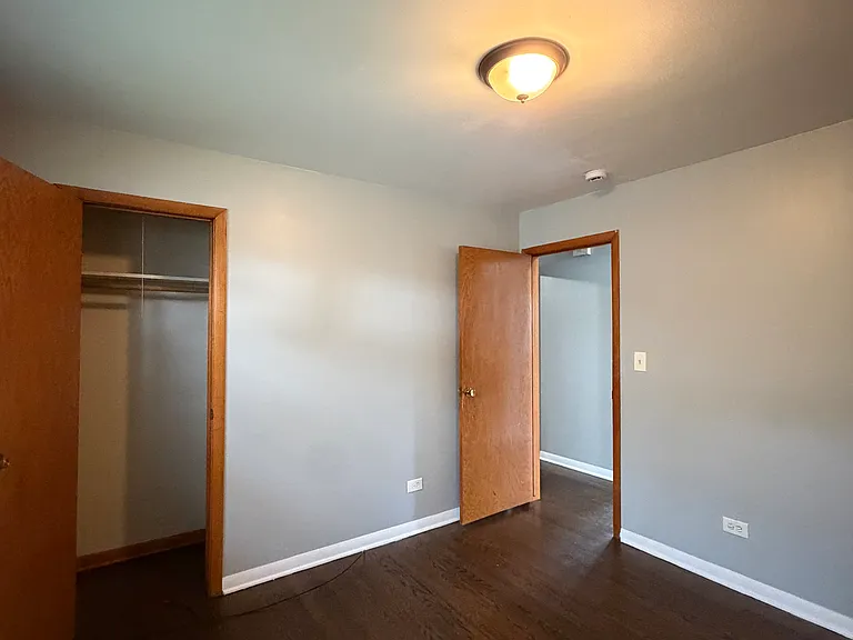7800 Banks St #1R — Photo 6