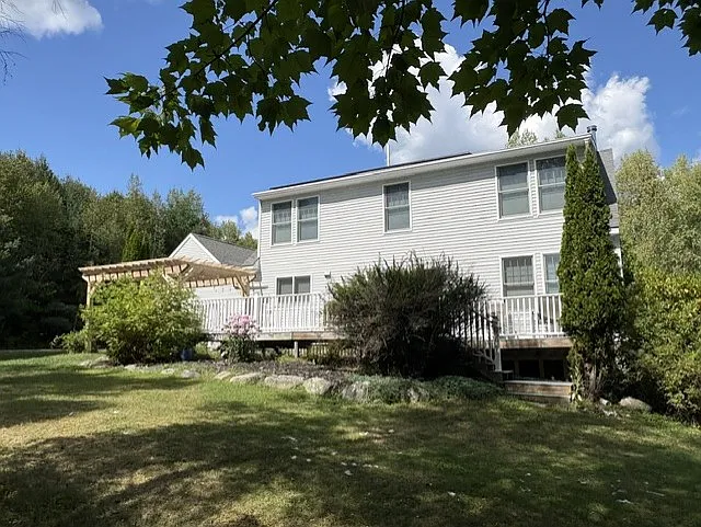 3 bed, 2200 sqft, $3,400 — Photo 2