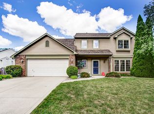 1918 Broken Oak Rd, Fort Wayne, IN 46818