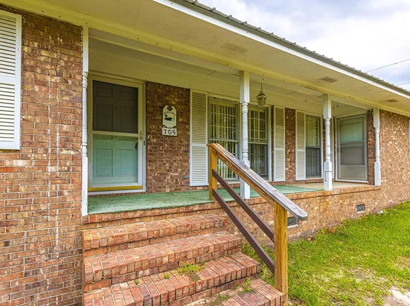 705 White Oak Dr., Johnsonville, SC 29555