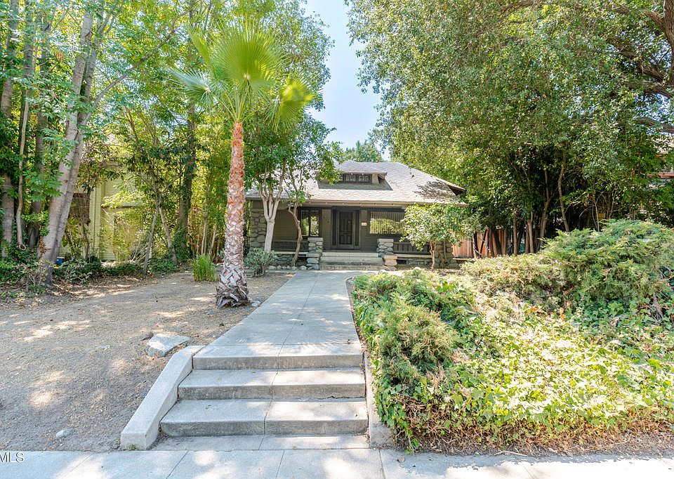 1st image of 218 Madeline Dr