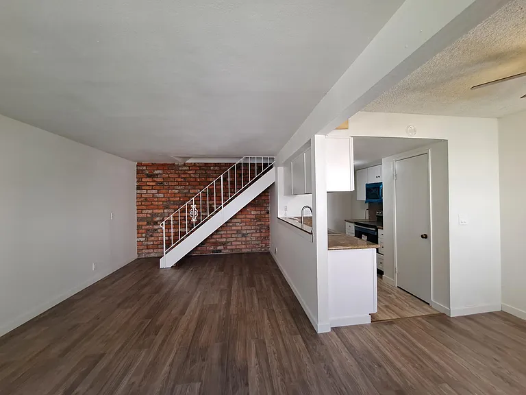 2635 Sextant Ave — Photo 7