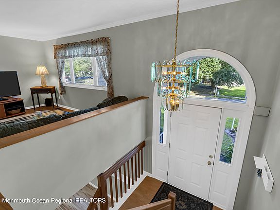 4th image of 912 Cherry Cove Court