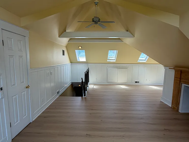 1122 E Westminster Ave — Photo 15