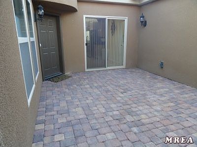 PRIVATE FRONT COURTYARD