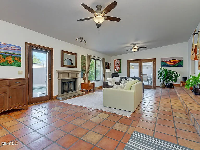 1228 N Norton Ave — Photo 3