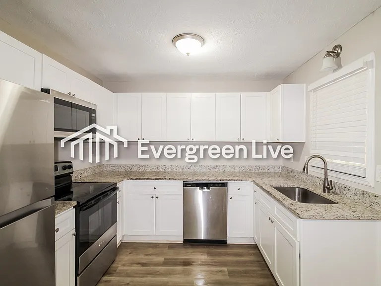 390 Springlake Dr — Photo 10